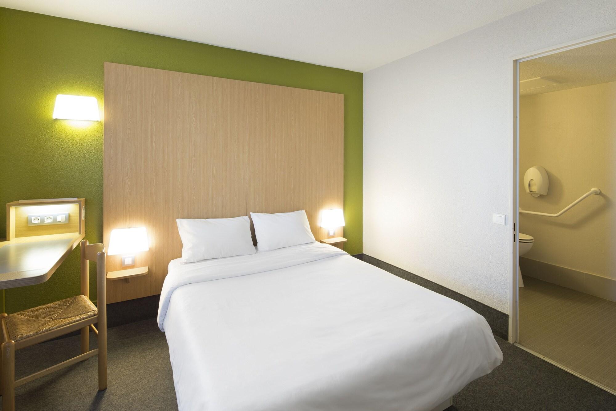 B&B Hotel Marseille Les Ports Exteriör bild