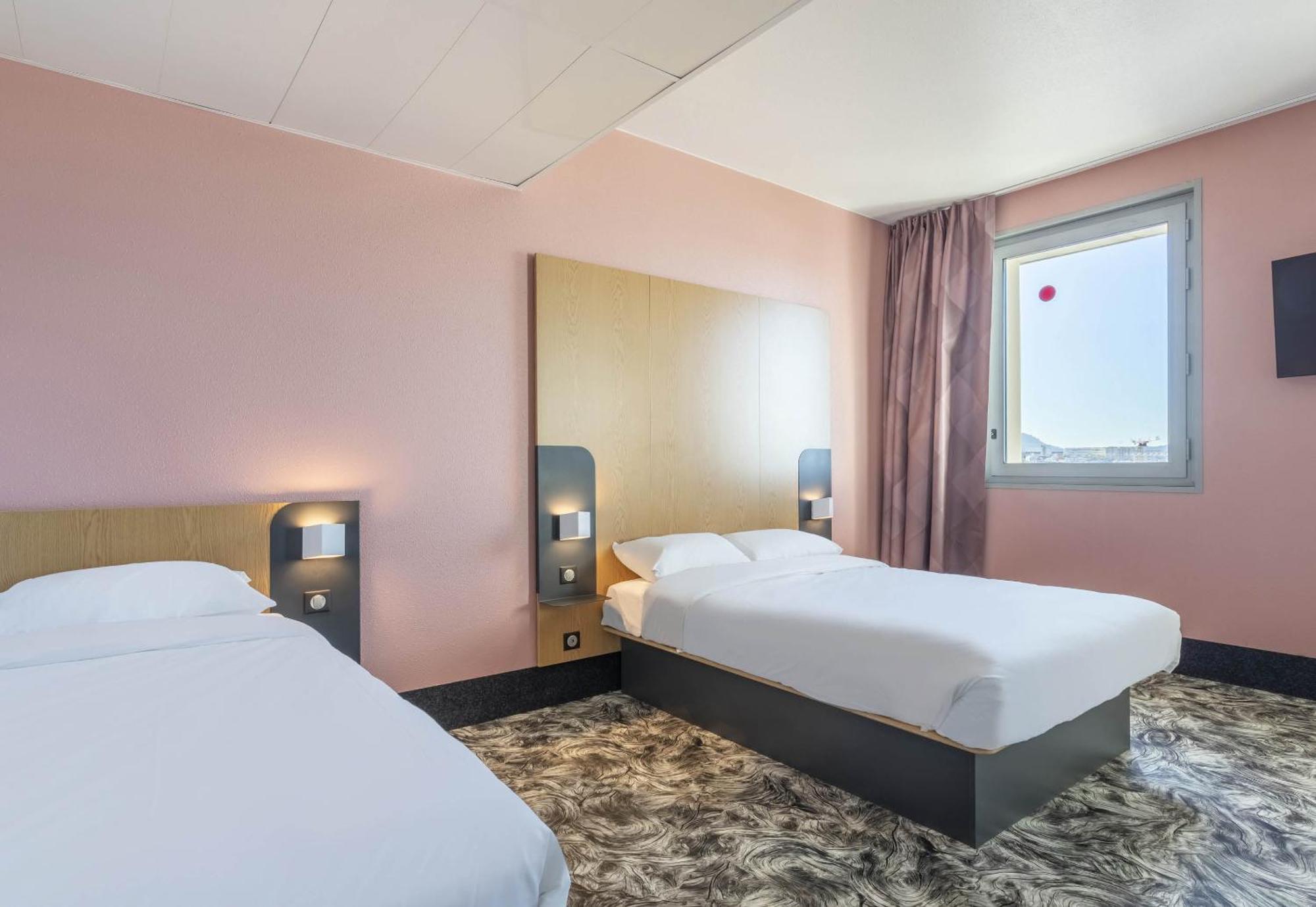 B&B Hotel Marseille Les Ports Exteriör bild