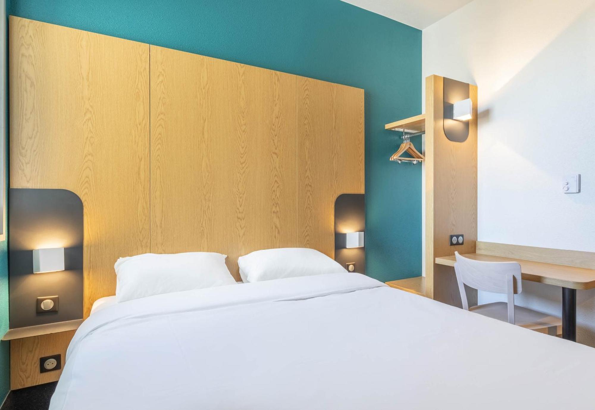B&B Hotel Marseille Les Ports Exteriör bild